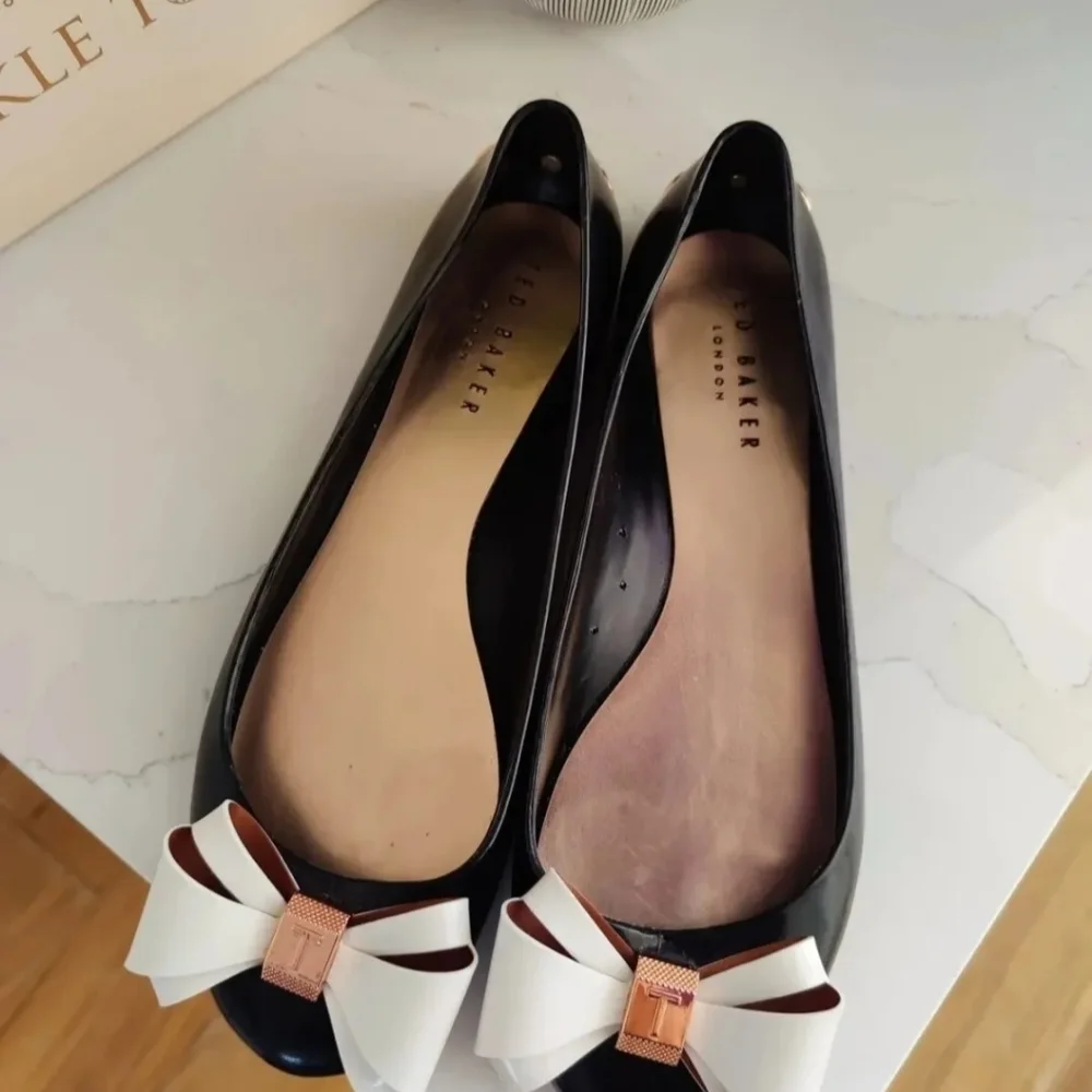 TED BAKER Bow Flats Slip On Shoes Ballerina Pumps UK6 EU439 Black Cream £55 - Picture 2 of 11